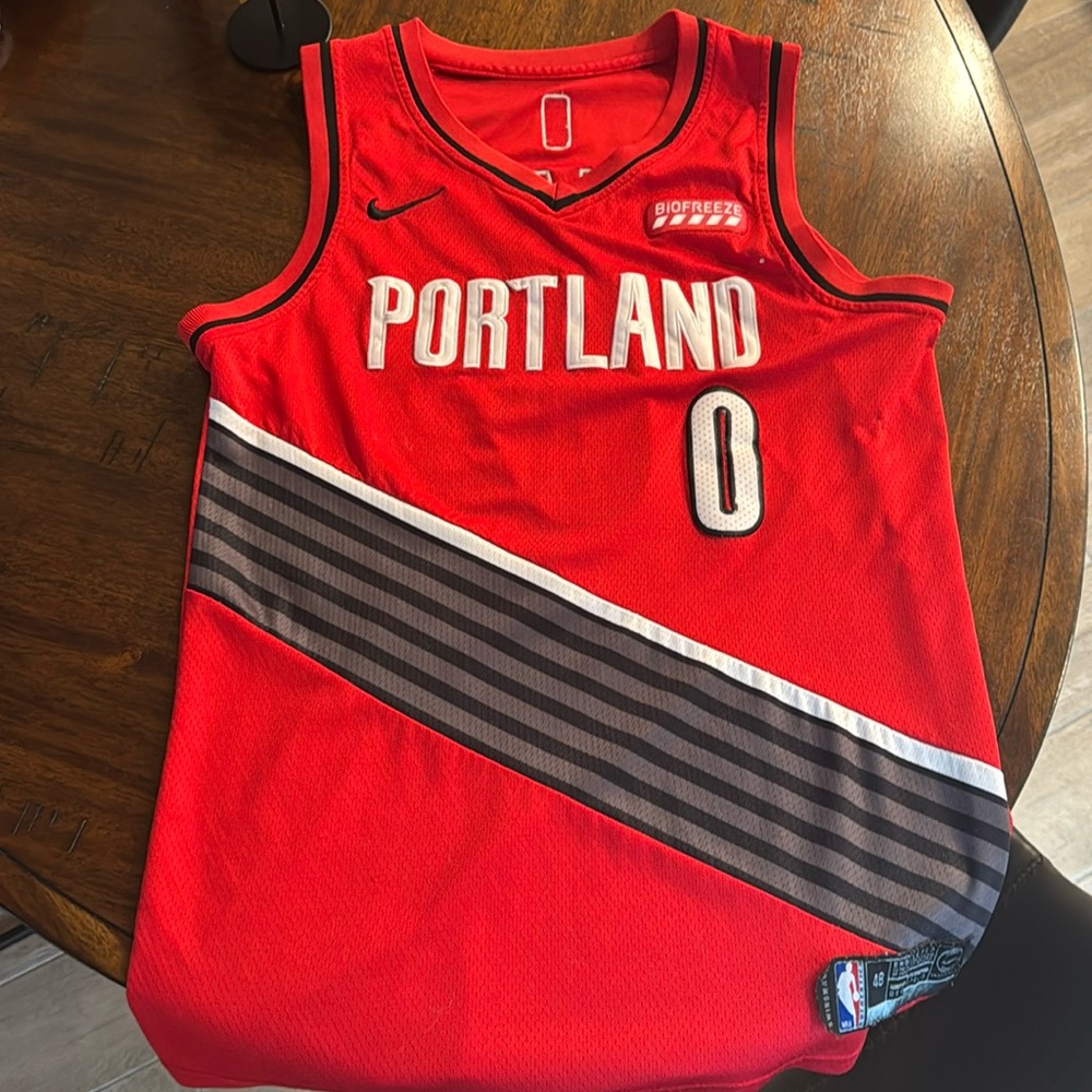Damien lillard jersey, Portland

Normal wear
Minor damage, shown in picture